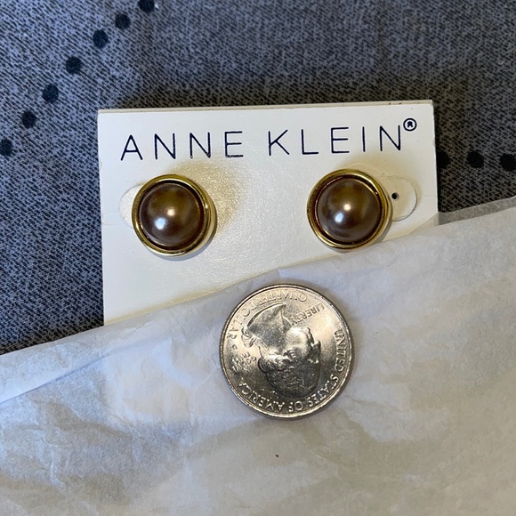 Anne Klein Gold trim and center sphere. - Picture 4 of 6
